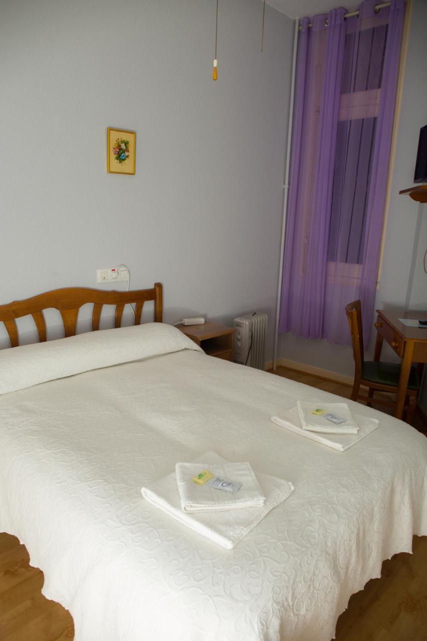 Hostal Lamalonga Hotel Madrid Exterior photo