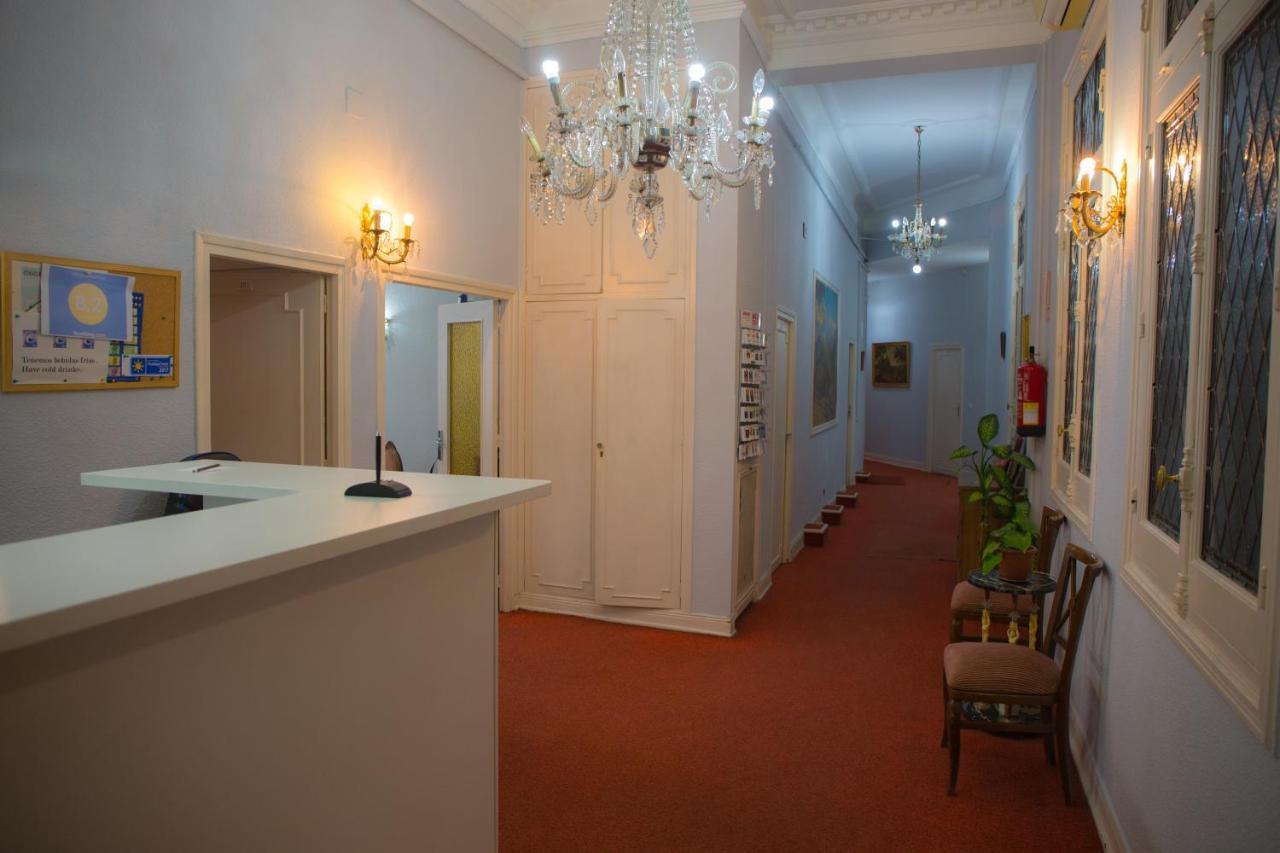 Hostal Lamalonga Hotel Madrid Exterior photo