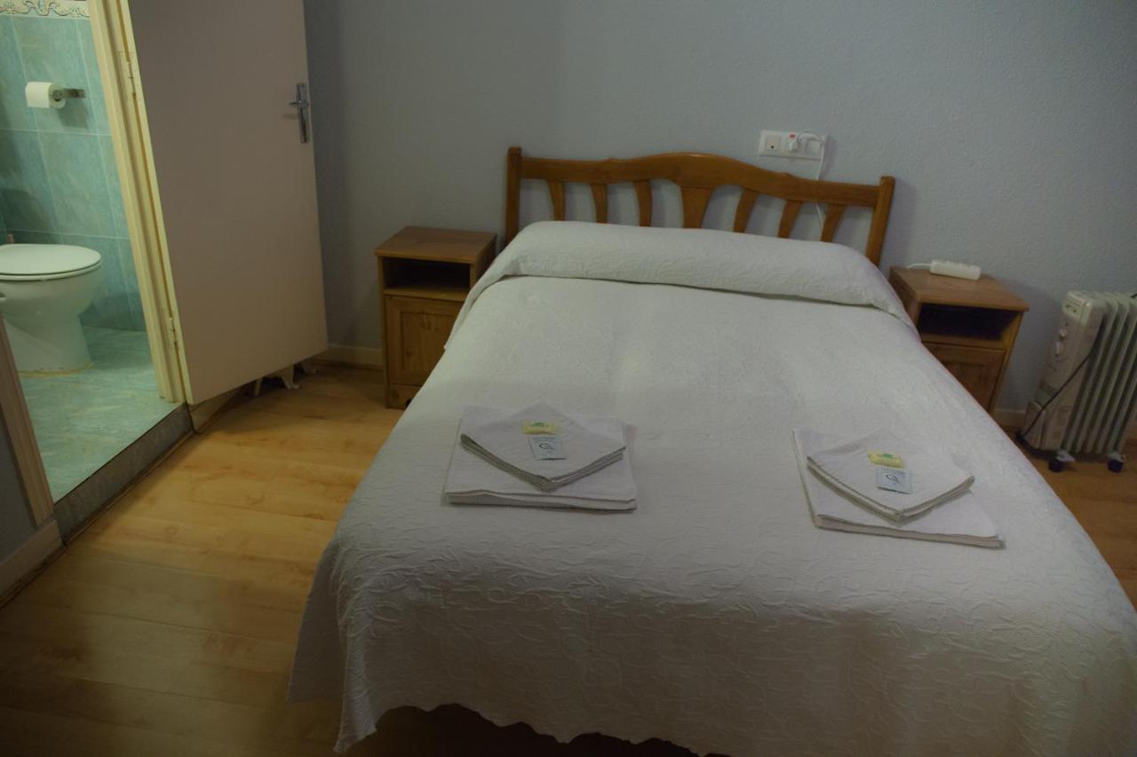 Hostal Lamalonga Hotel Madrid Exterior photo