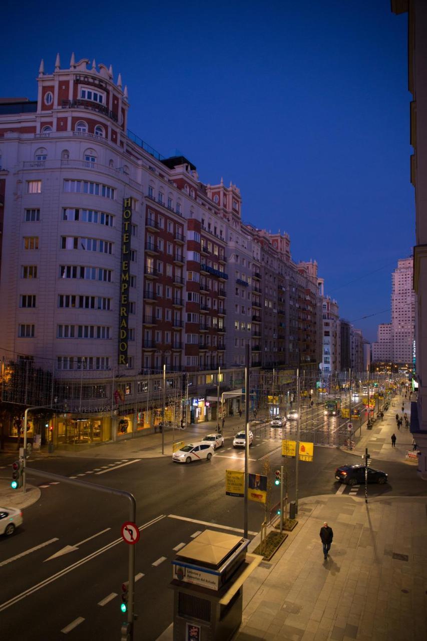 Hostal Lamalonga Hotel Madrid Exterior photo